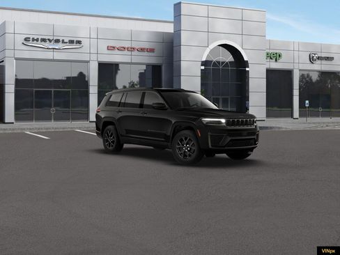 New 2026 Jeep Grand Cherokee L 2WD image 7