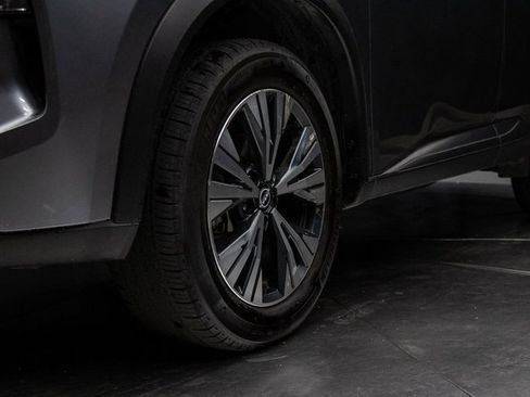 Used 2023 Nissan Rogue SV image 7