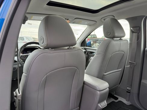 Used 2023 Chevrolet Bolt EUV Premier w/ Sun & Sound Package image 19