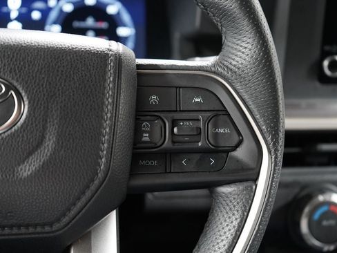 Used 2025 Toyota Tacoma TRD Off-Road AWD/4WD image 13