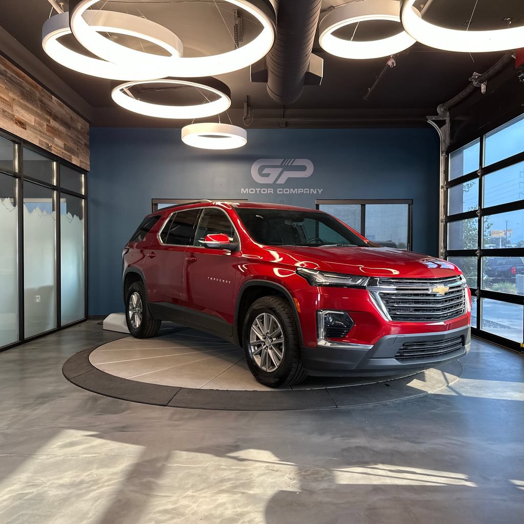 Used 2023 Chevrolet Traverse LT AWD/4WD image 1