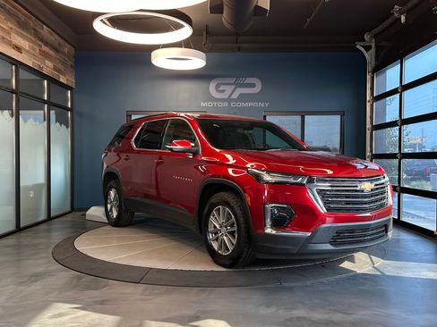 Used 2023 Chevrolet Traverse LT AWD/4WD image 1