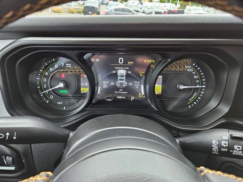 Used 2024 Jeep Wrangler Unlimited AWD/4WD image 22
