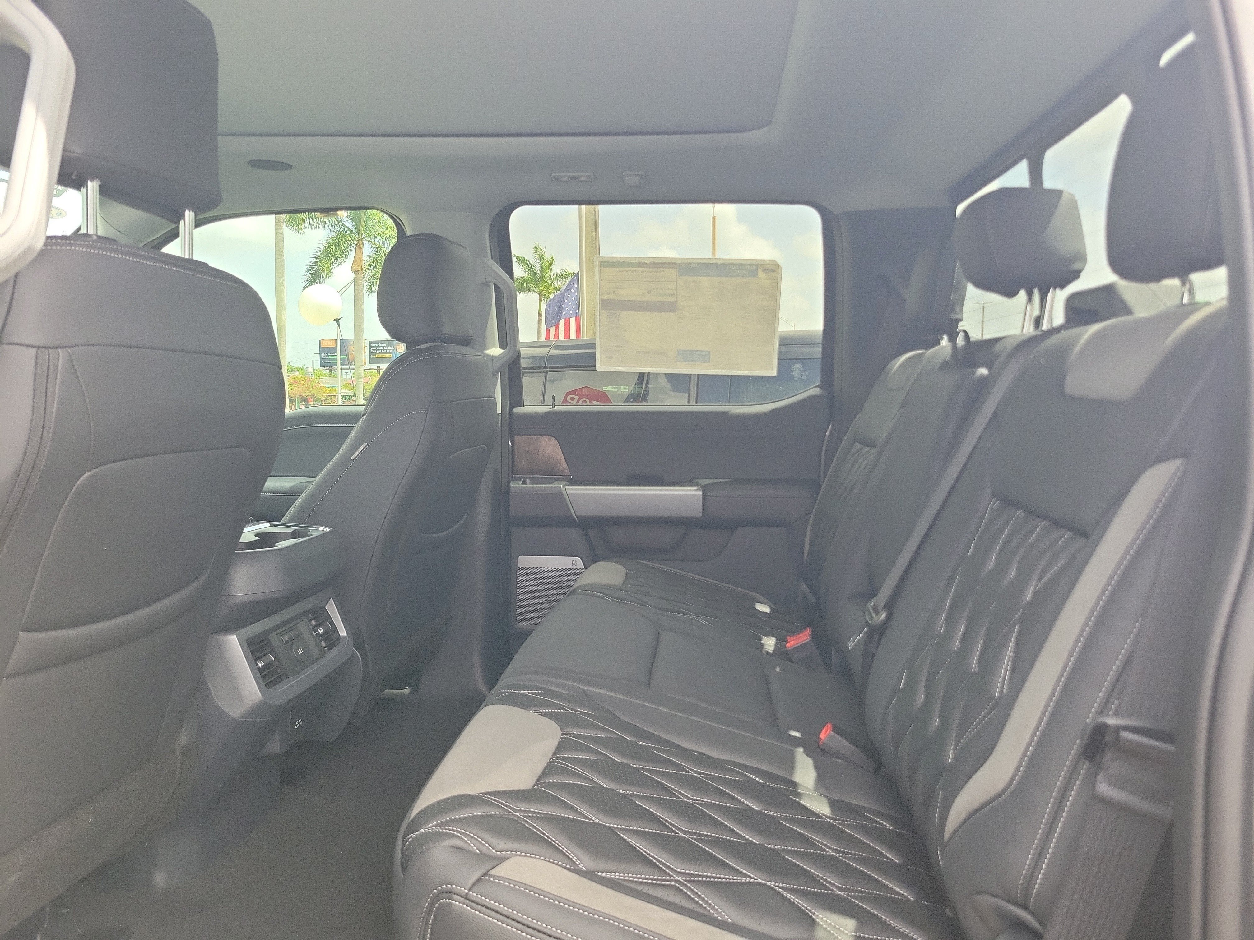 New 2026 Ford F250 Lariat w/ Black Appearance Package AWD/4WD image 9