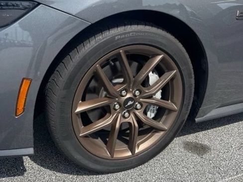 Used 2025 Ford Mustang GT Premium RWD image 5