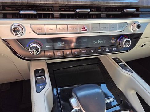 Used 2023 Kia Telluride EX w/ EX Captain's Chair Package image 28