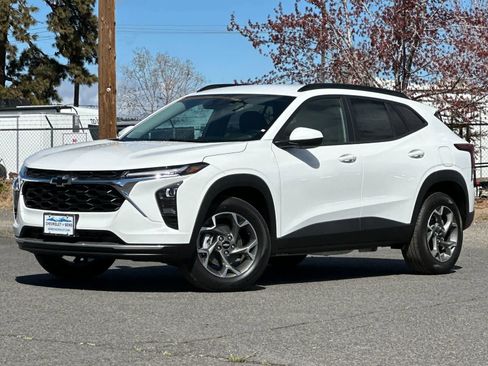 New 2026 Chevrolet Trax LT w/ Driver Confidence Package image 1