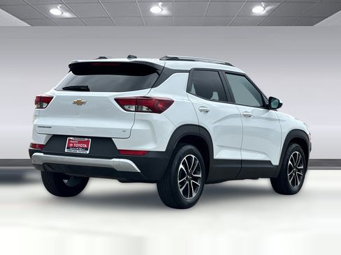 Used 2025 Chevrolet TrailBlazer LT image 3
