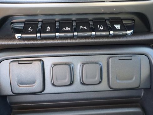 Used 2019 Chevrolet Silverado 2500 High Country w/ Duramax Plus Package AWD/4WD image 16