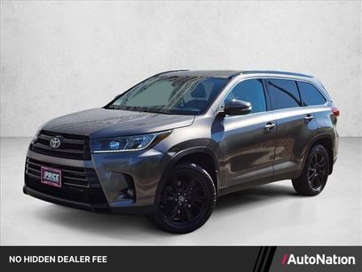 Used 2019 Toyota Highlander SE