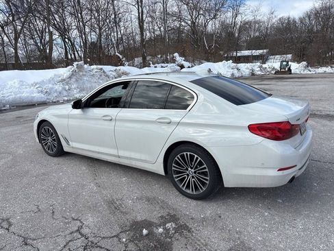 Used 2020 BMW 530i xDrive w/ Premium Package image 6