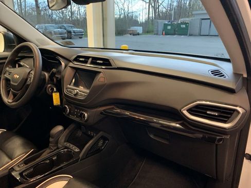 Used 2021 Chevrolet TrailBlazer LS image 19