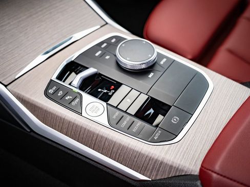 Used 2025 BMW 330i xDrive Sedan image 35