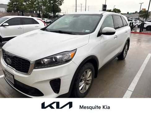 Used 2020 Kia Sorento L FWD image 1