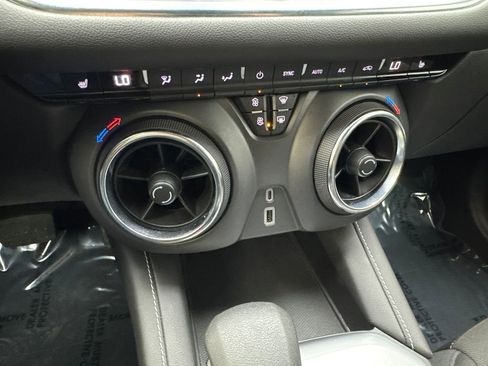 Used 2025 Chevrolet Blazer LT FWD image 65