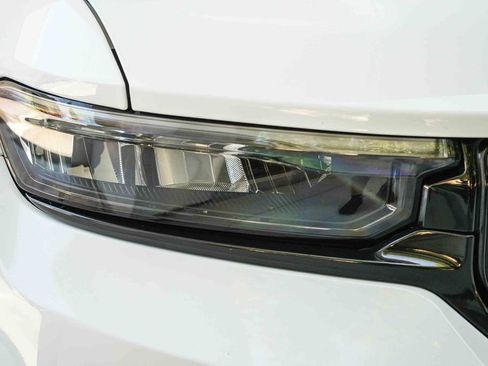 Used 2022 Jeep Grand Cherokee Summit w/ Advanced Protech Group IV AWD/4WD image 8