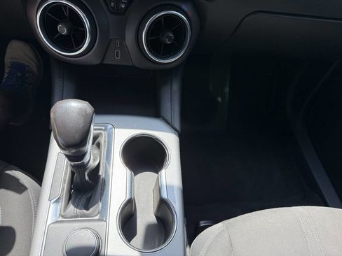 Used 2020 Chevrolet Blazer LT FWD image 13