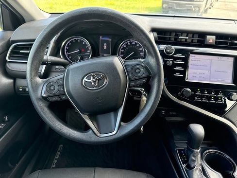Used 2019 Toyota Camry LE FWD image 13