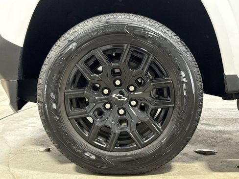 Used 2025 Chevrolet Colorado W/T w/ WT Custom Package AWD/4WD image 27
