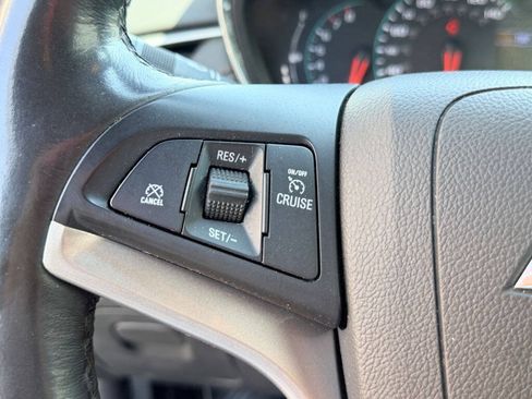 Used 2019 Chevrolet Trax LT w/ LT Convenience Package FWD image 15