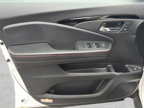 Used 2021 Honda Ridgeline Black Edition image 9