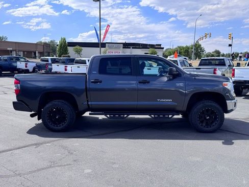 Used 2017 Toyota Tundra SR5 w/ SR5 Upgrade Package AWD/4WD image 9