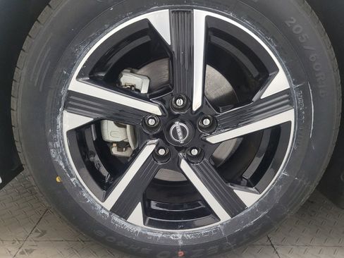 Used 2024 Nissan Sentra SV FWD image 31