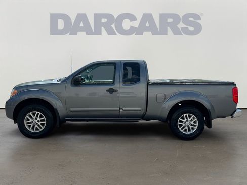 Used 2017 Nissan Frontier SV w/ SV Value Truck Package AWD/4WD image 4