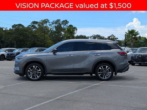 Used 2025 INFINITI QX60 Luxe w/ Vision Package FWD image 2