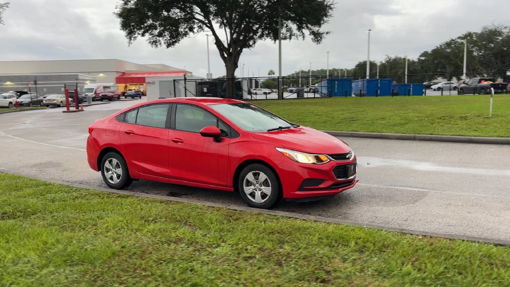 Used 2018 Chevrolet Cruze LS FWD image 2