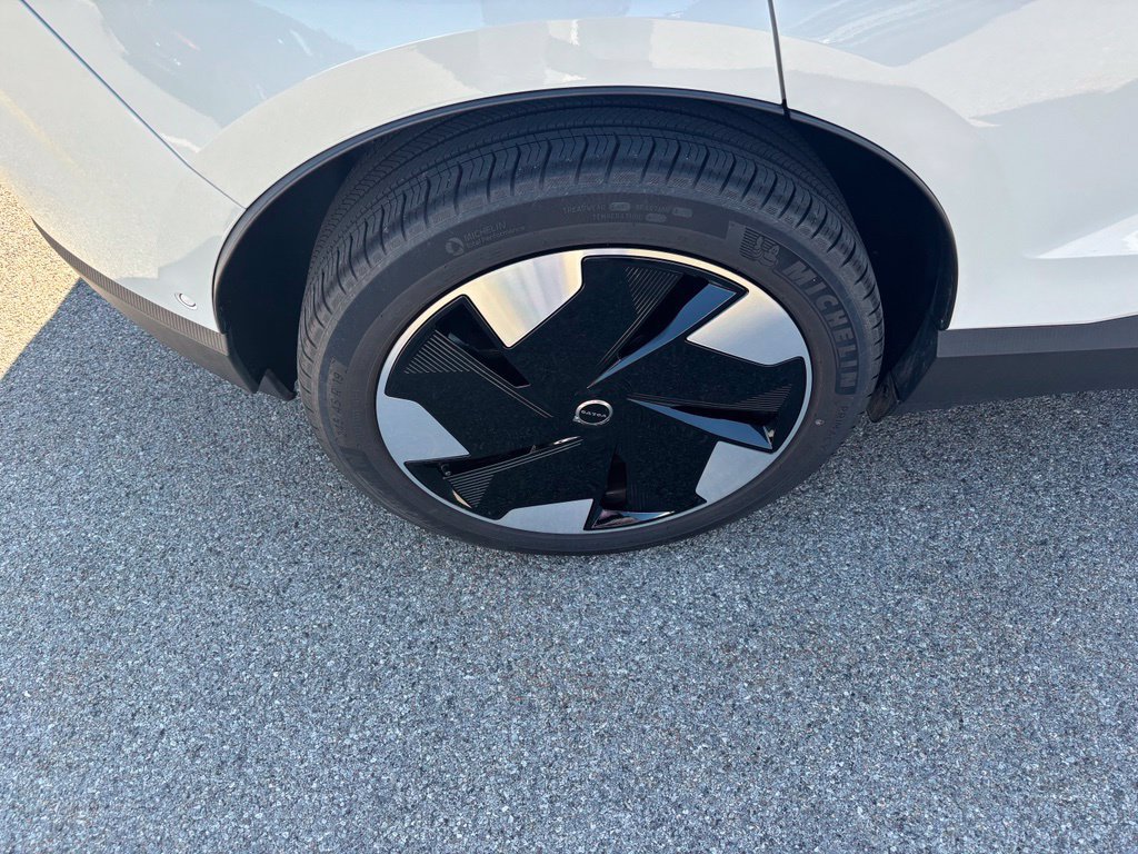 Certified 2025 Volvo EX30 Ultra w/ Climate Package AWD/4WD image 34
