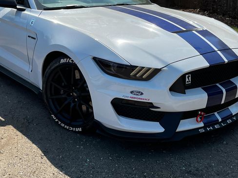 Used 2016 Ford Mustang Shelby GT350 w/ Technology Package image 3