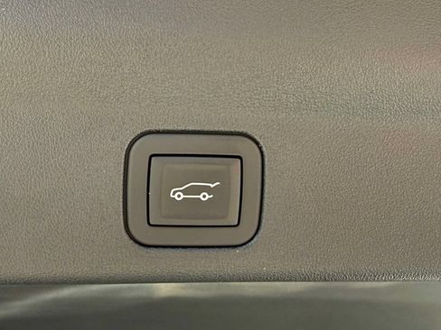 Used 2025 Cadillac Escalade IQ Luxury 2 AWD/4WD image 19