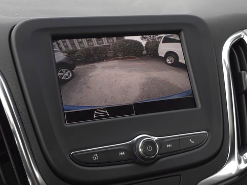 Used 2024 Chevrolet Equinox LS w/ LS Convenience Package image 18