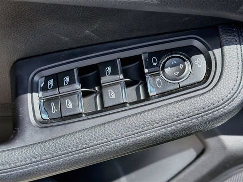 Used 2019 Porsche Macan AWD/4WD image 22