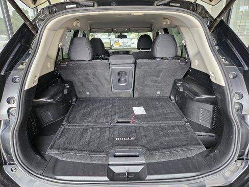 Used 2018 Nissan Rogue SV AWD/4WD image 11