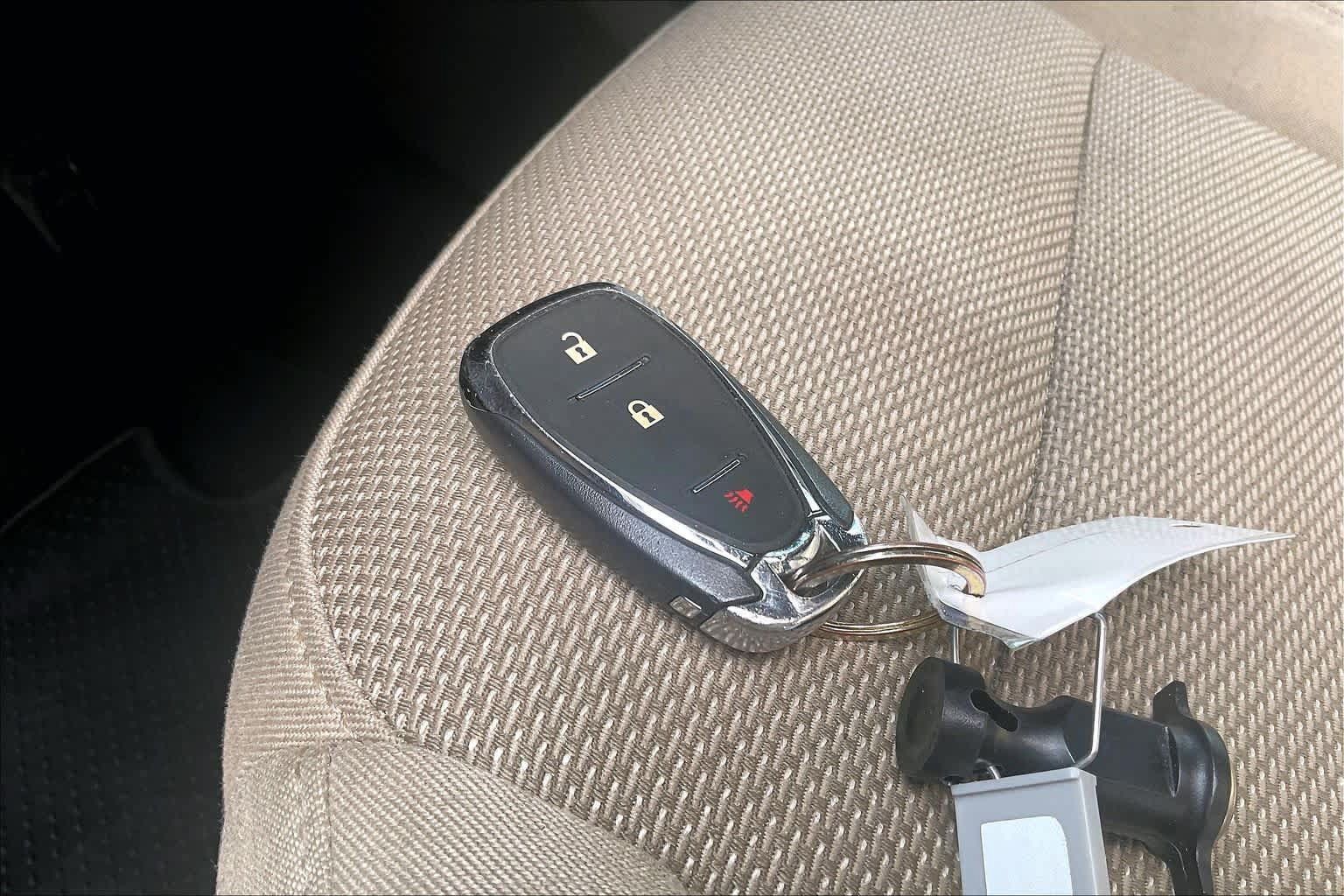 Used 2023 Chevrolet Traverse LS w/ Safety Package FWD image 14
