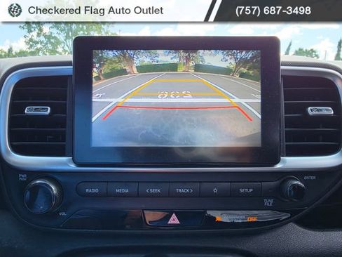 Used 2020 Hyundai Venue SEL FWD image 14