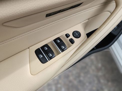 Used 2018 BMW 530e xDrive 530e xDrive iPerformance image 7