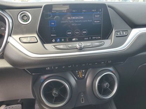 Used 2020 Chevrolet Blazer LT FWD image 16