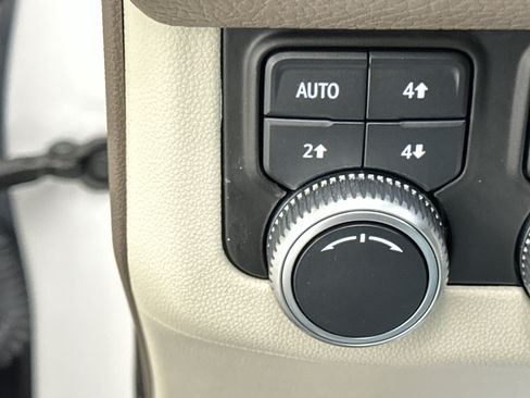 Used 2021 GMC Yukon XL Denali w/ Denali Premium Package image 44