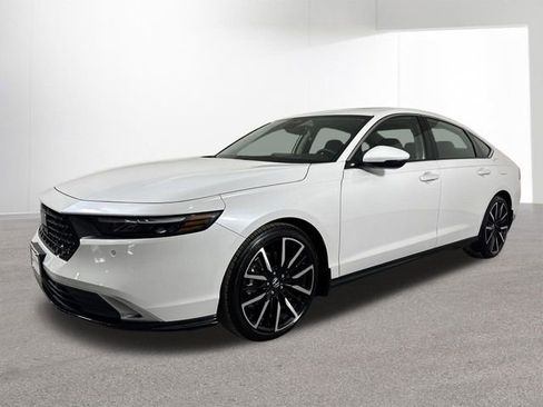 Used 2025 Honda Accord Touring image 25