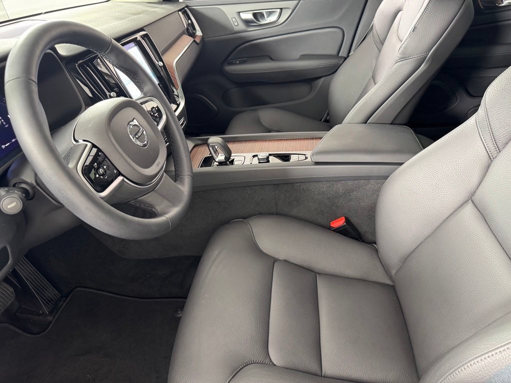 Certified 2025 Volvo V60 B5 Cross Country Plus AWD/4WD image 19