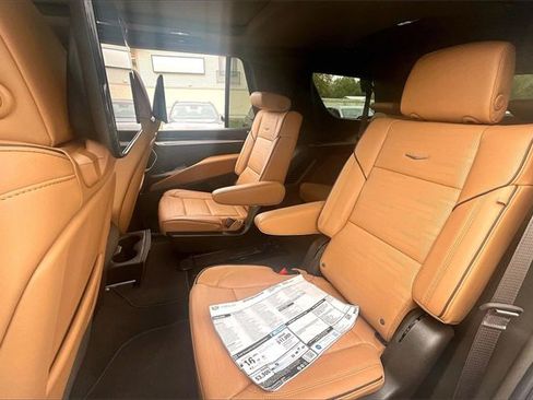 Used 2026 Cadillac Escalade Luxury w/ Touring Package image 19