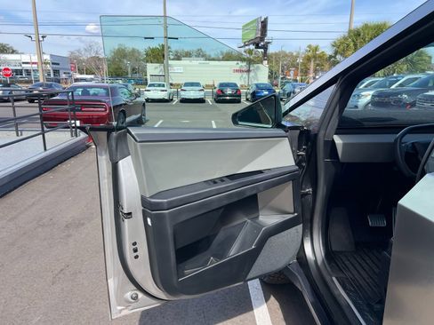 Used 2024 Tesla Cybertruck AWD Crew Cab image 28