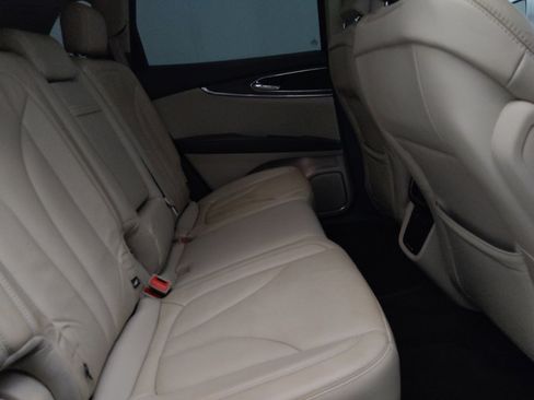 Used 2016 Lincoln MKX Reserve w/ Technology Package FWD image 19