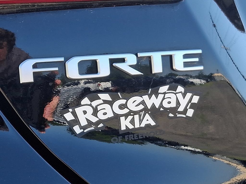 Certified 2023 Kia Forte LXS w/ LXS Technology Package FWD image 30