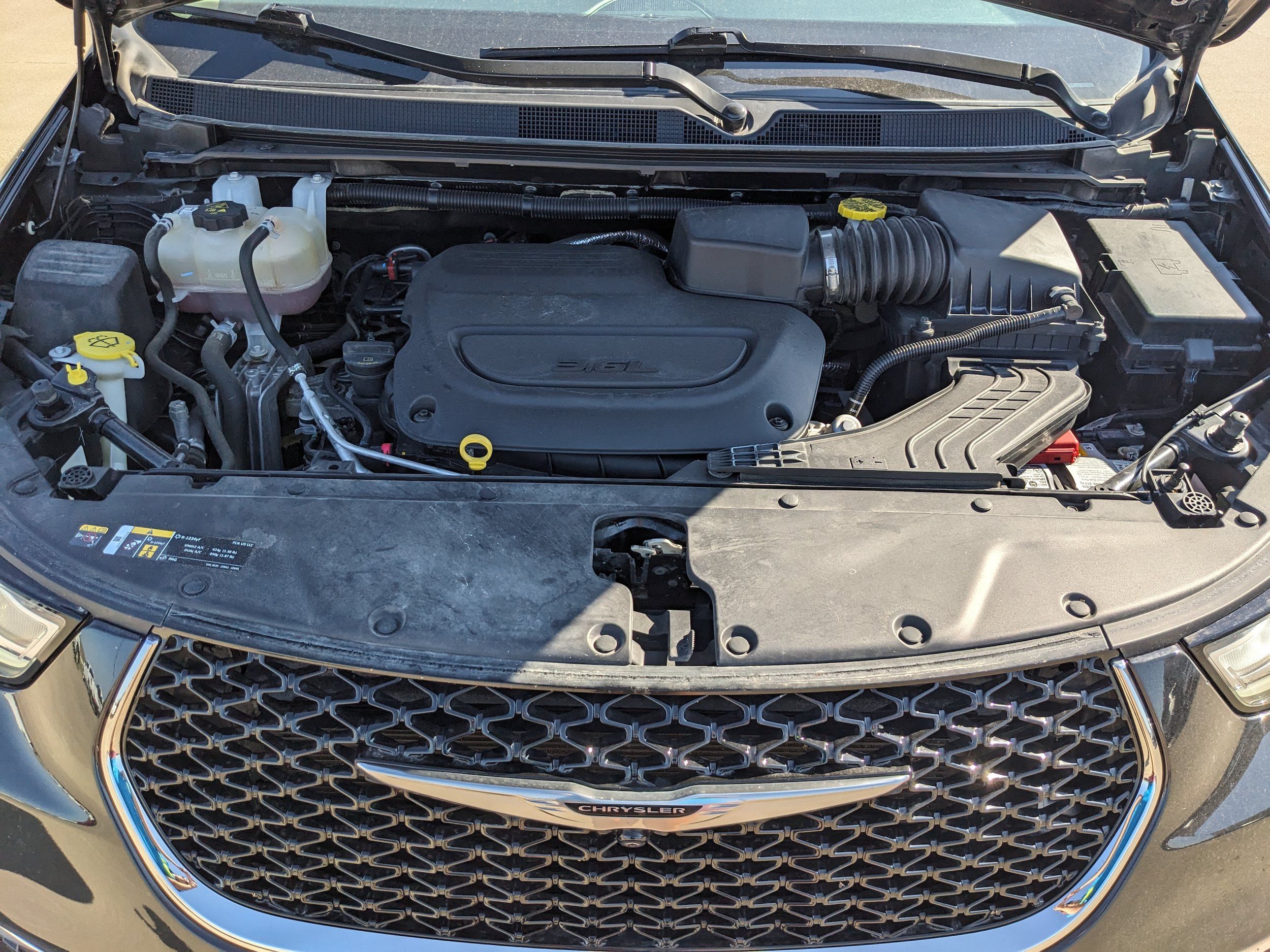 Used 2022 Chrysler Pacifica Touring-L w/ Uconnect Theater Family Group AWD/4WD image 13