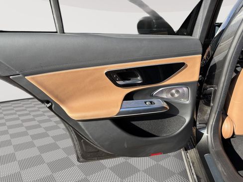 Used 2024 Mercedes-Benz E 350 4MATIC Sedan image 25