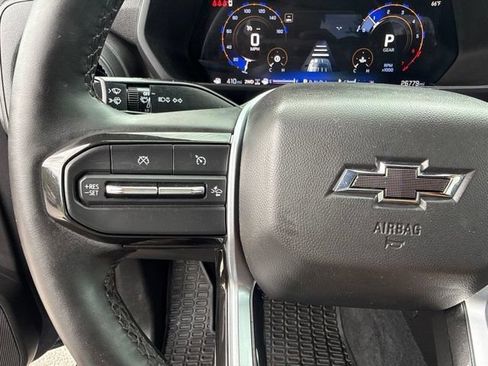 Used 2025 Chevrolet Colorado Trail Boss AWD/4WD image 16